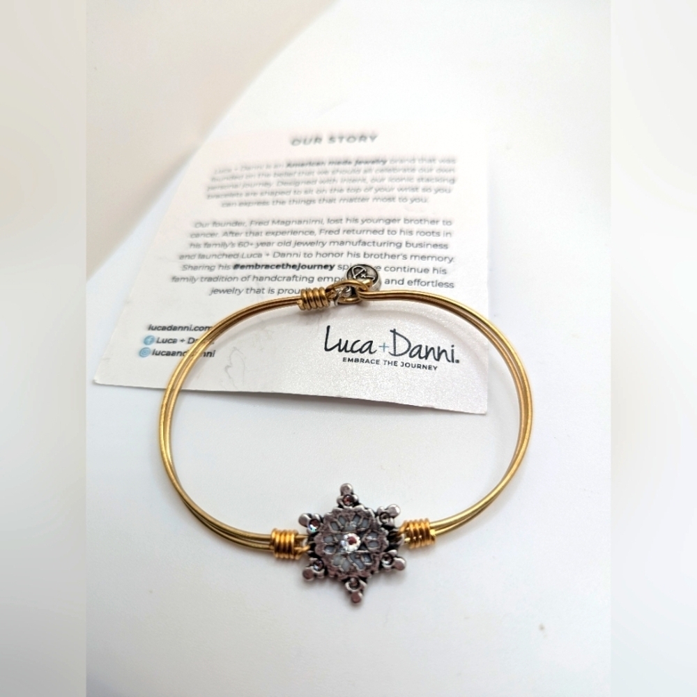 BRAND NEW Luca + Danni Snowflake Bangle Bracelet With mini Swarovski Crystals